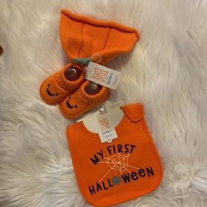 Carter’s My First Halloween booties pumpkin hat bib